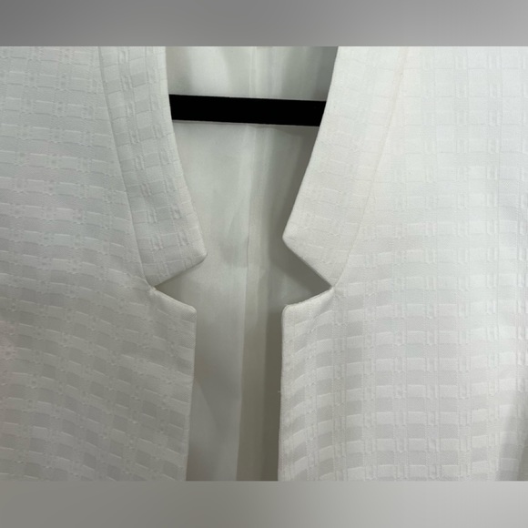 Black Label by Evan-Piccone size 6   16 inches wide by 22 inches long. - Picture 7 of 9